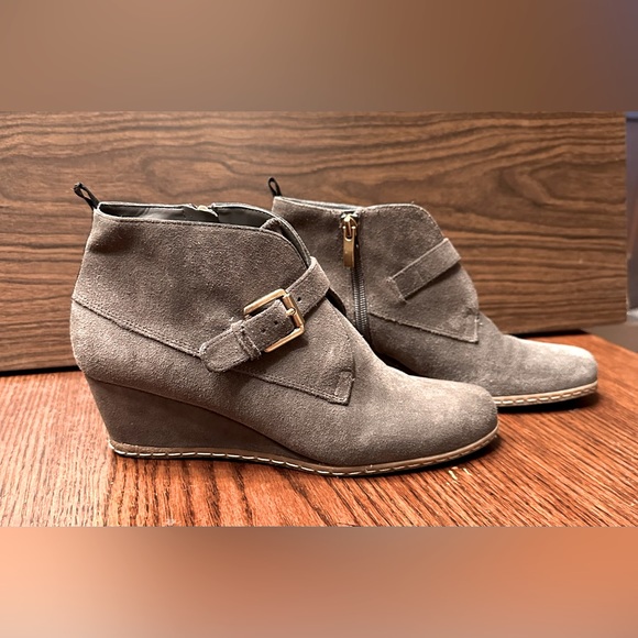 🩵4 items for $30- Franco Sarto gray suede wedge booties with gold buckle. 501 - Picture 10 of 12